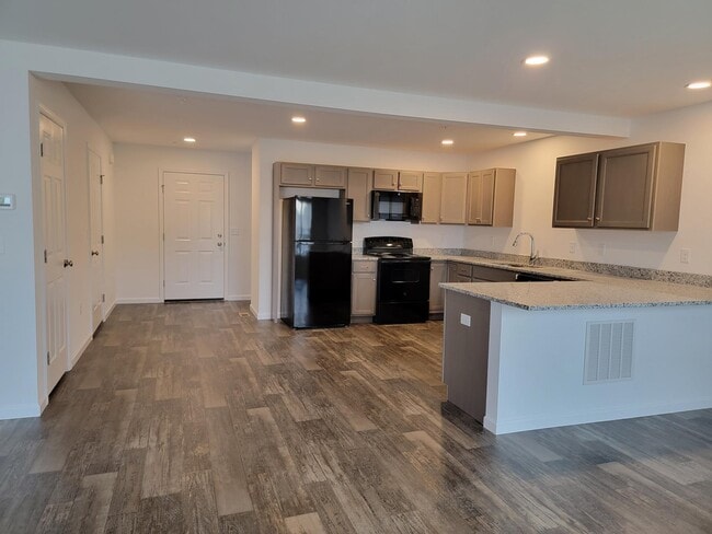 Building Photo - 149 Robert Cir