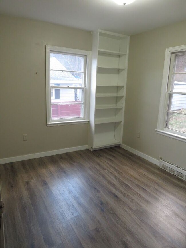 Foto del edificio - 3420 Blakeley Ave