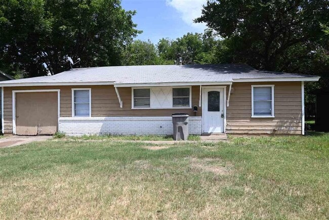 Building Photo - 1421 Harris Ln
