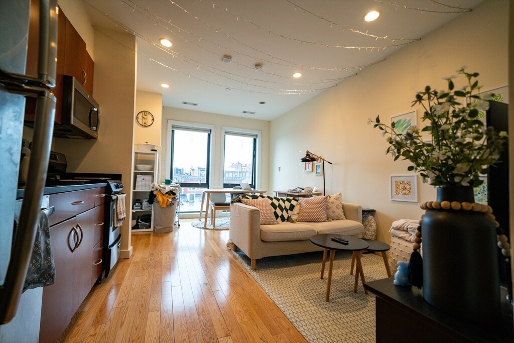 Foto principal - 9 Miner St
