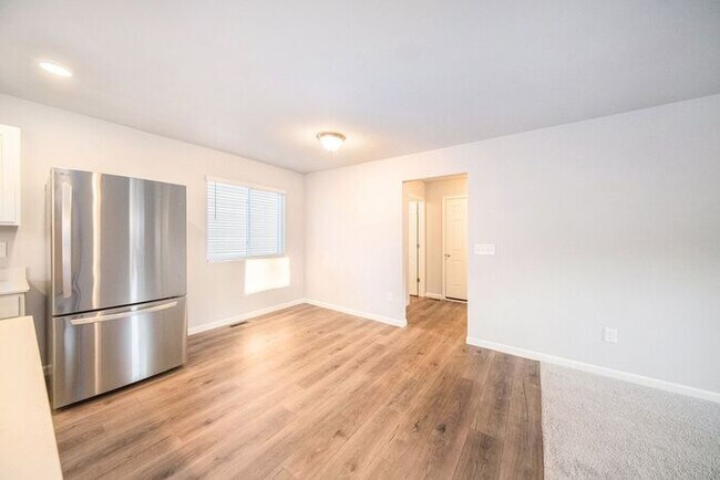 Building Photo - 404 N Park Ave