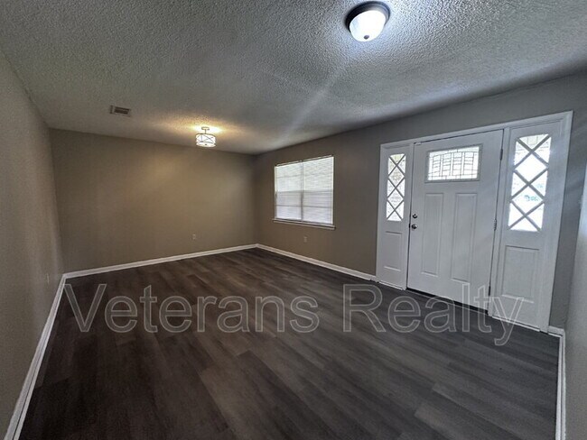 Building Photo - 101 S Kern Dr