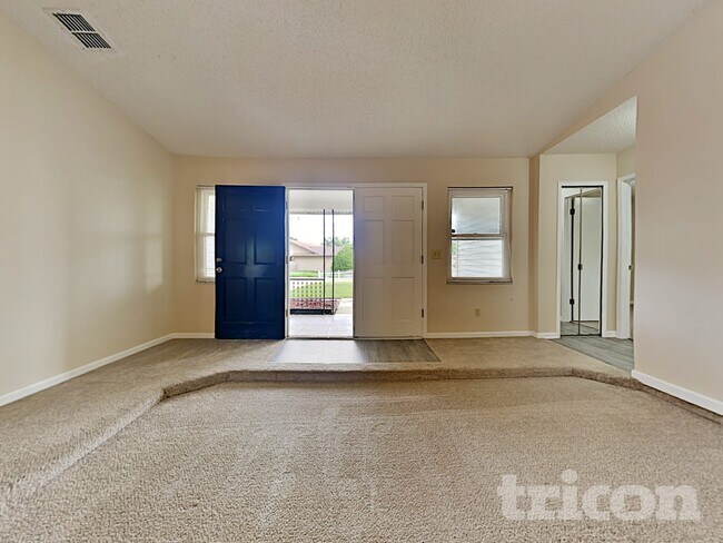 Foto del edificio - 7548 Allspice Cir S