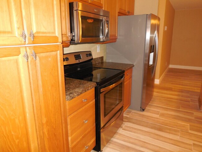 Building Photo - 1681 Wyndcliff Dr
