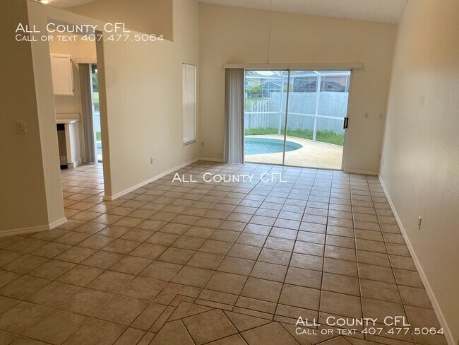 Building Photo - 2731 Emerson Ln