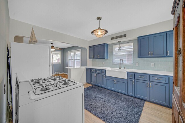 Foto del edificio - Charming Custom Home in Miller Beach!