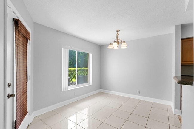 Building Photo - 815 Boynton Beach Blvd