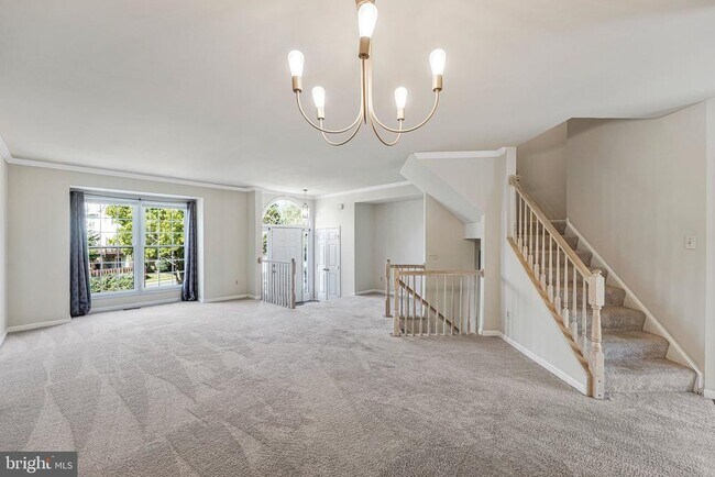 Building Photo - 7059 Kings Manor Dr