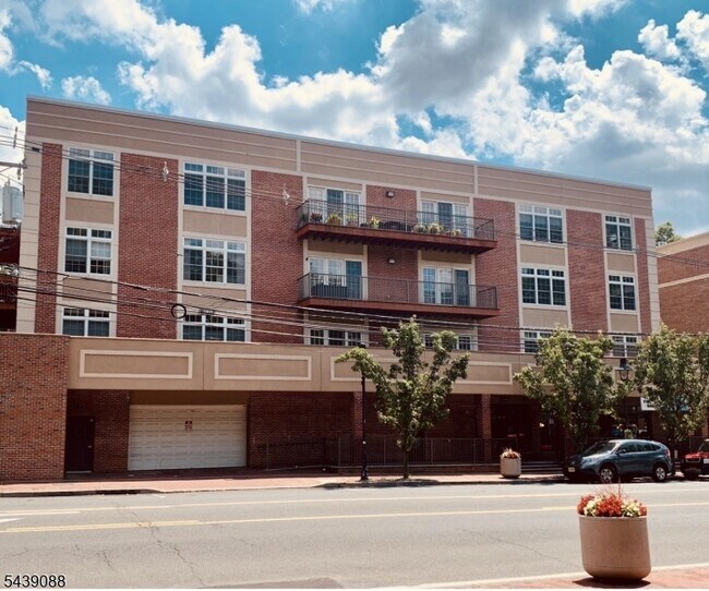 Foto del edificio - 1677 Springfield Ave