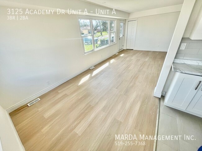 Building Photo - SPACIOUS 3BEDROOM/1.5 BATHROOM MAIN UNIT P...