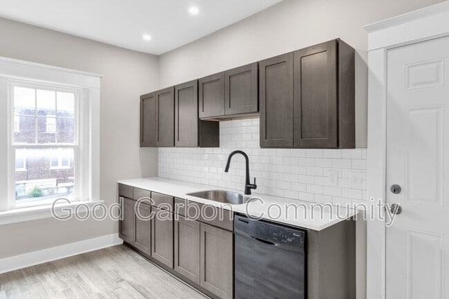 Building Photo - 1378 Hertel Ave