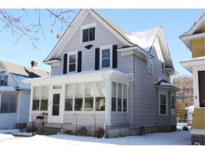 Building Photo - 454 Herschel St