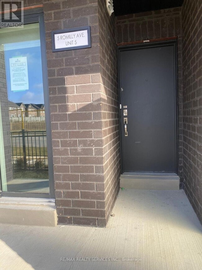 Building Photo - 5 Romilly Ave