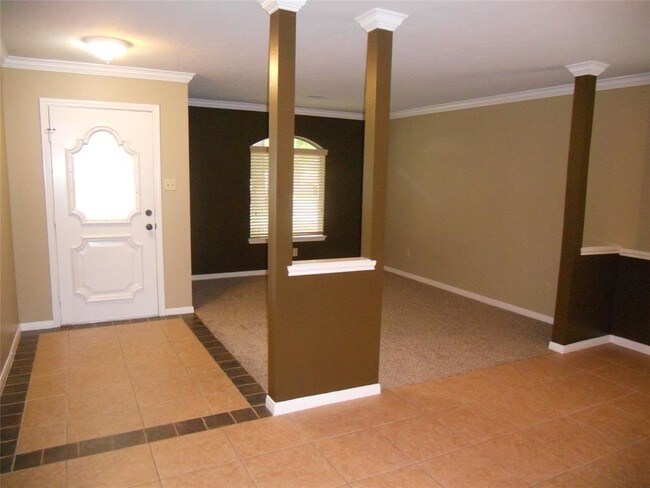 Building Photo - 7922 Devlin Dr
