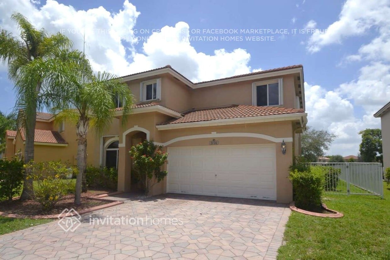Foto principal - 3774 Woodfield Dr