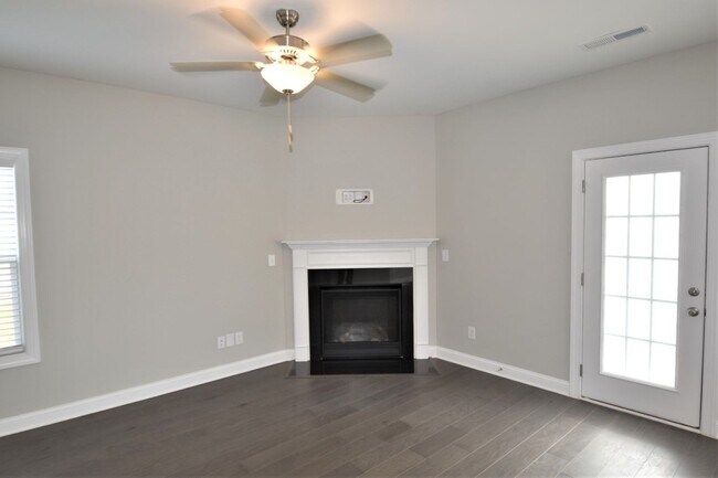 Foto del edificio - 107 Hanover Ct.