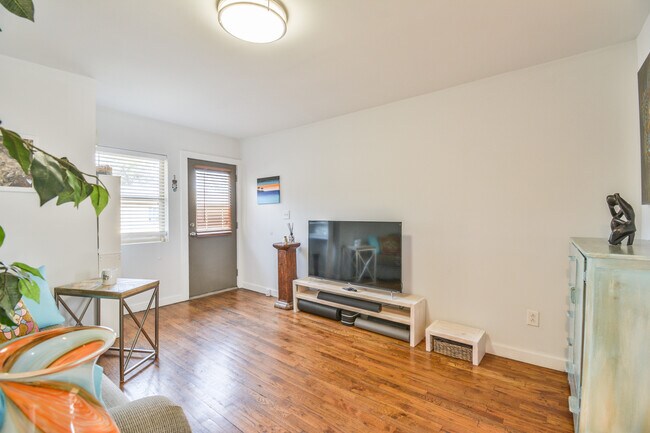 Foto del edificio - 571 Formwalt St SW
