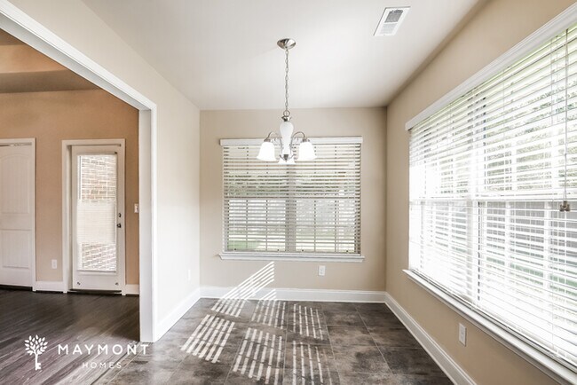 Foto del edificio - 363 Ivy Hills Cir