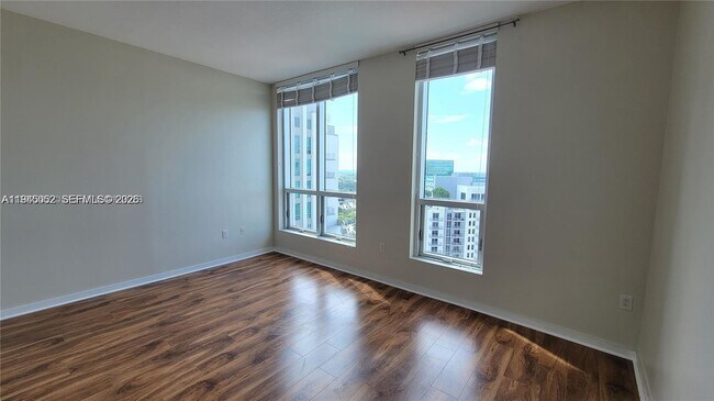 Foto del edificio - 9055 SW 73rd Ct