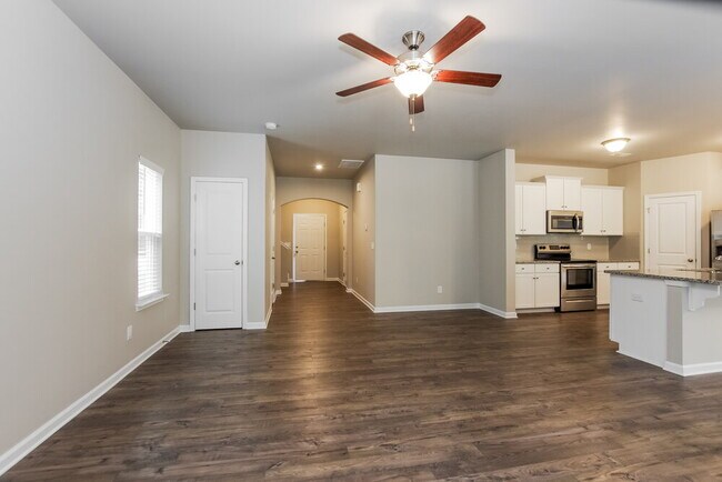 Foto del edificio - 204 Neal Dr