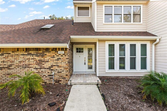 Foto del edificio - 4951 Courtland Loop