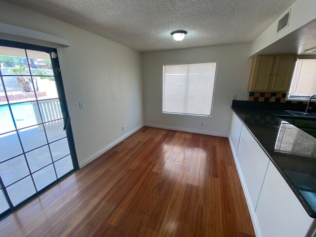 Building Photo - Wonderful 4 bed/2.5 bath home located on t...