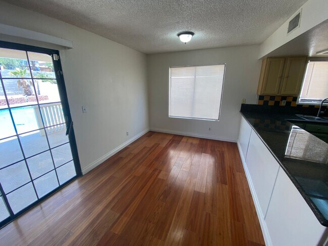 Foto del edificio - Wonderful 4 bed/2.5 bath home located on t...