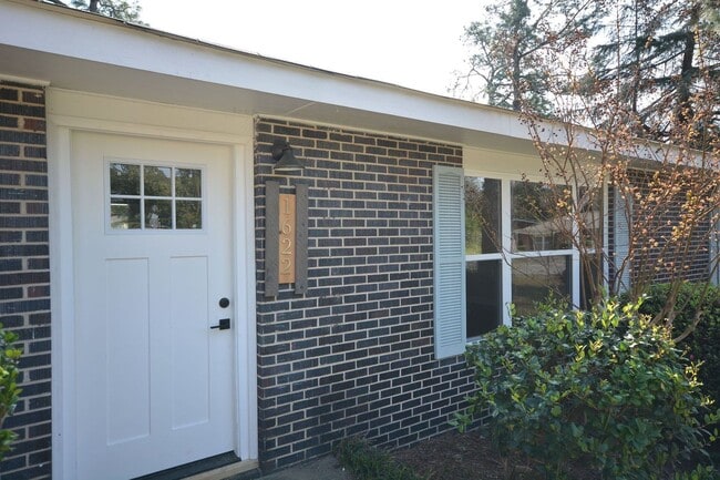 Foto del edificio - 4 Bed/3 full Bath home with fenced yard in 30904