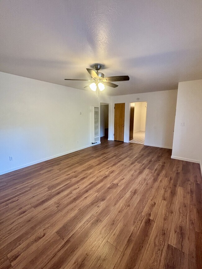 Foto del edificio - 297 Cornwall Ave