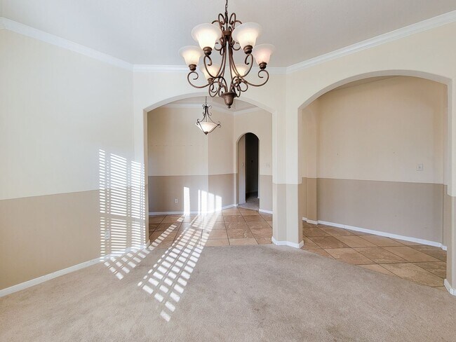 Foto del edificio - Fantastic looking 4 bedroom and 2 bathroom home in a great neighborhood nestled in the heart of S...
