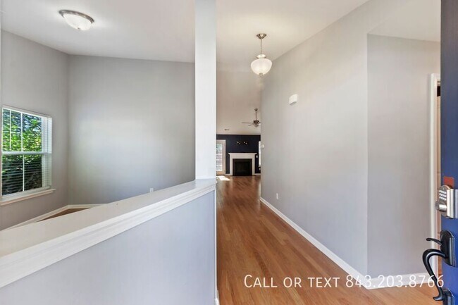 Foto del edificio - 341 Drayton Pl Dr