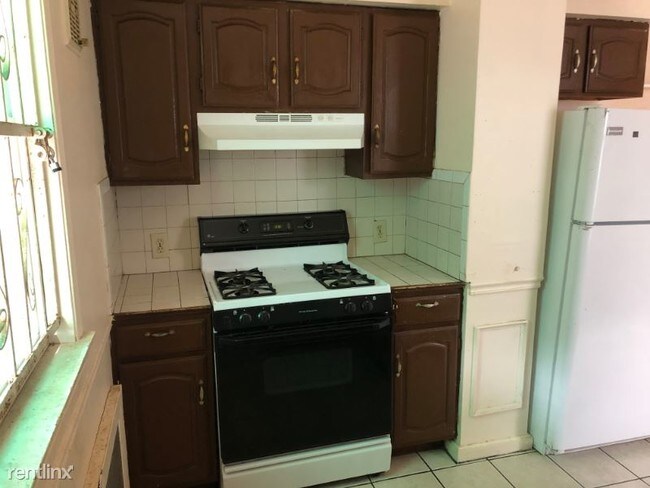 Building Photo - 3 br, 1.5 bath House - 3528 North Marvine St