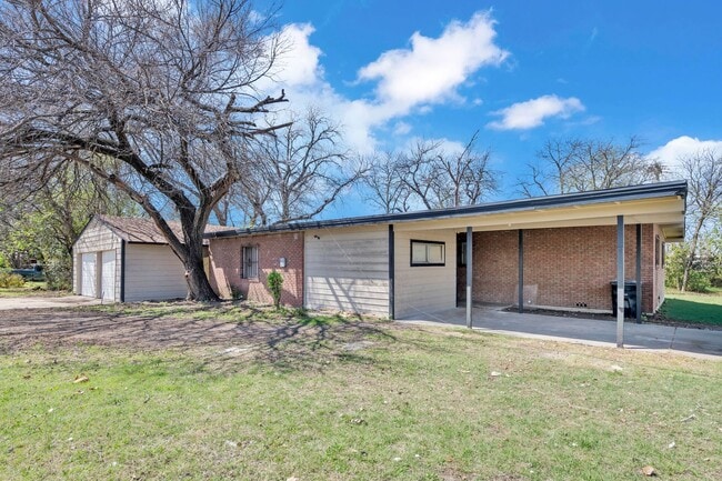 Building Photo - AVAILABLE NOW; APPLY AT OUR WEBSITE TODAY!! (SECTION 8 ACCEPTED)