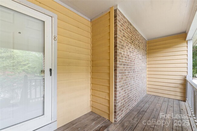 Foto del edificio - 3224 Selwyn Farms Ln