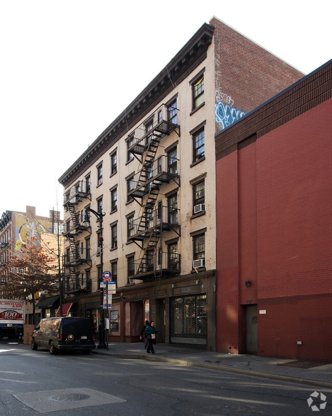 58 - 60 W 8th St - 58-60 W 8th St