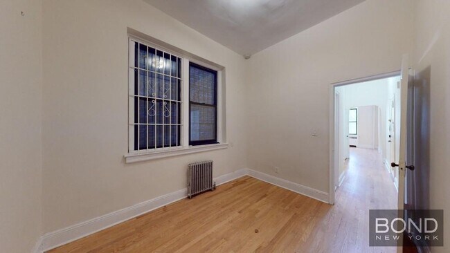 Foto del edificio - 123 E 82nd St