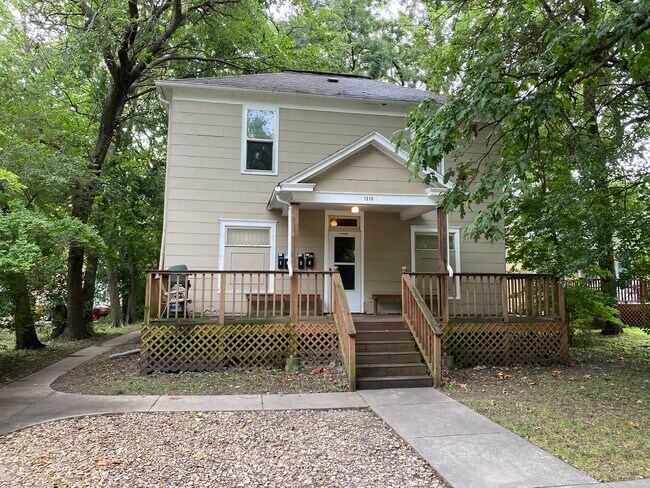 Building Photo - 1215 Thurston St