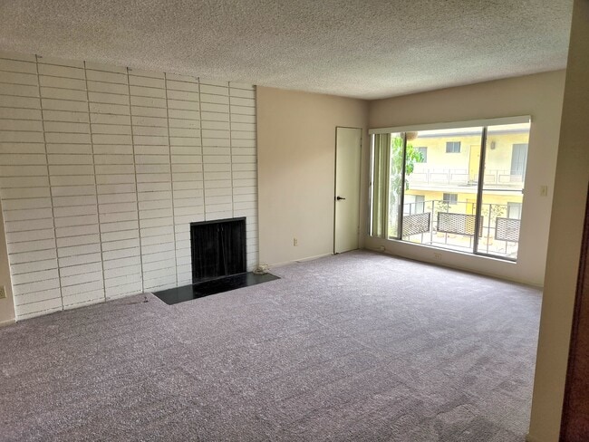 Building Photo - 4444 Whitsett Ave