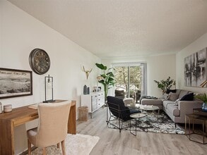 Building Photo - Cedar Hills