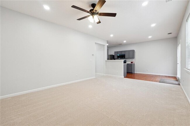 Foto del edificio - 396 Weatherstone Pl
