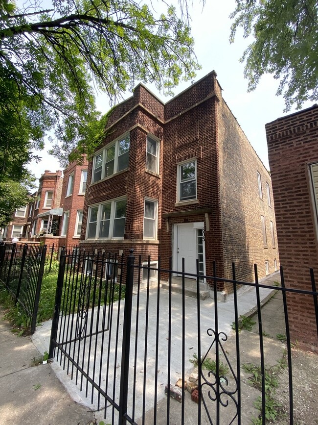 Foto del edificio - 605 N Monticello Ave