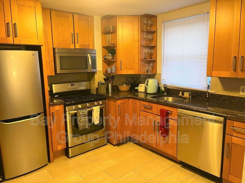 Primary Photo - 2013 S 11th St