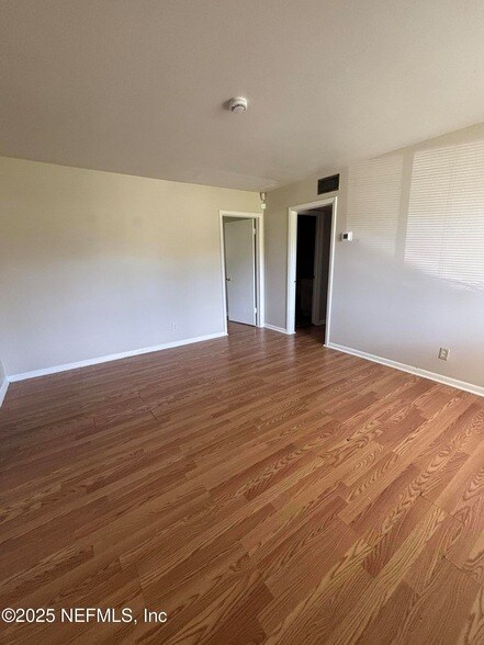 Foto del edificio - 2148 Bunting Dr