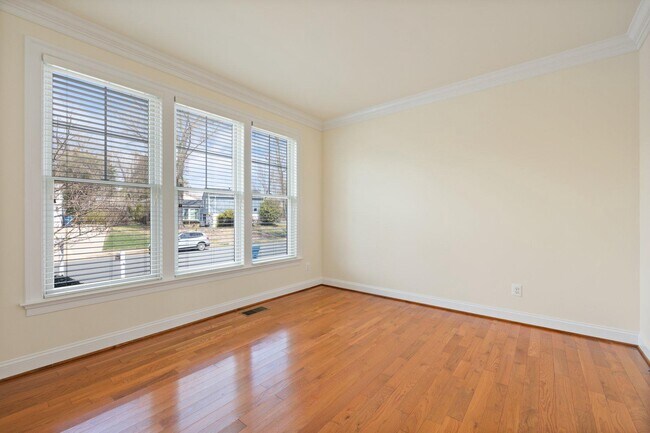 Building Photo - 9313 Talisman Dr