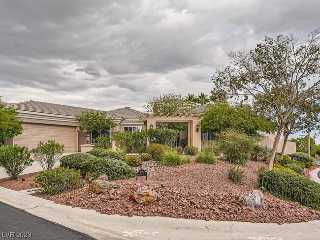 Building Photo - 300 Pinon Hills Ct