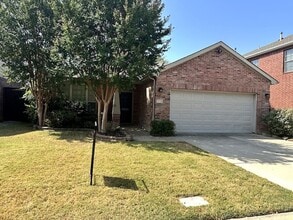 Building Photo - 5733 Pebble Ridge Dr