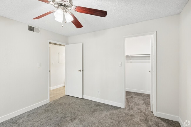 A1 Signature Bedroom/ walk in closet - The Morrison Apartments