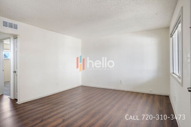 Foto del edificio - 984 E Saxony Dr