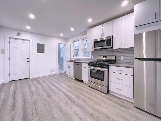 Foto del edificio - 389 Monmouth St