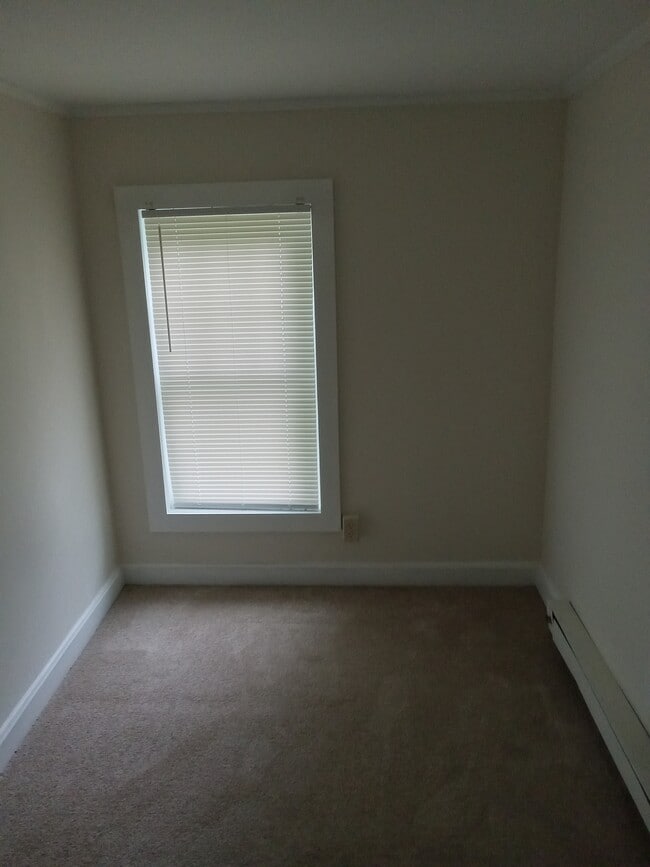 2nd bedroom - 31 Farrell Rd